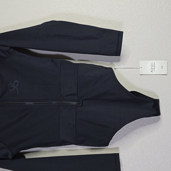 Ocean soul long-sleeved swimsuit The sulawesi midnight size large NWT. - Picture 4 of 16